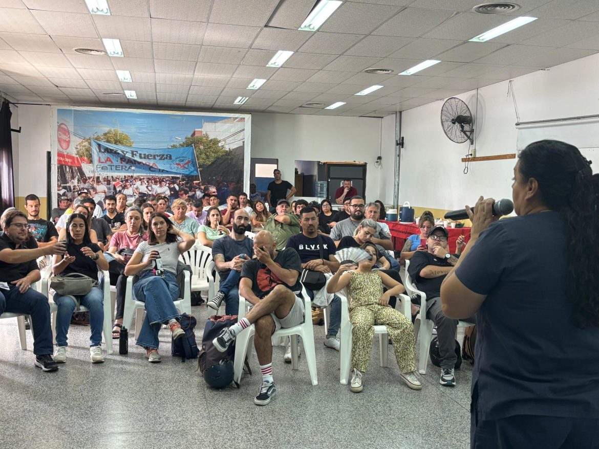 Contra el desdoblamiento de sueldo y aguinaldo: asamblea de ATE en el municipio santarroseño