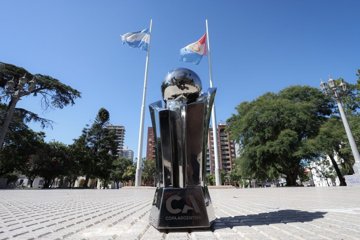 Vélez y Central Córdoba disputan la final de la Copa Argentina