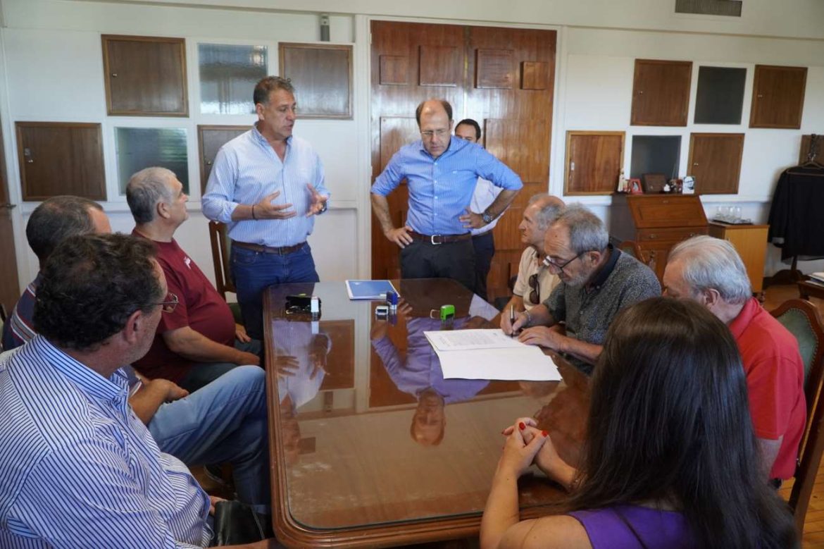 La Provincia entregó créditos a las cooperativas de Barón y Caleufú