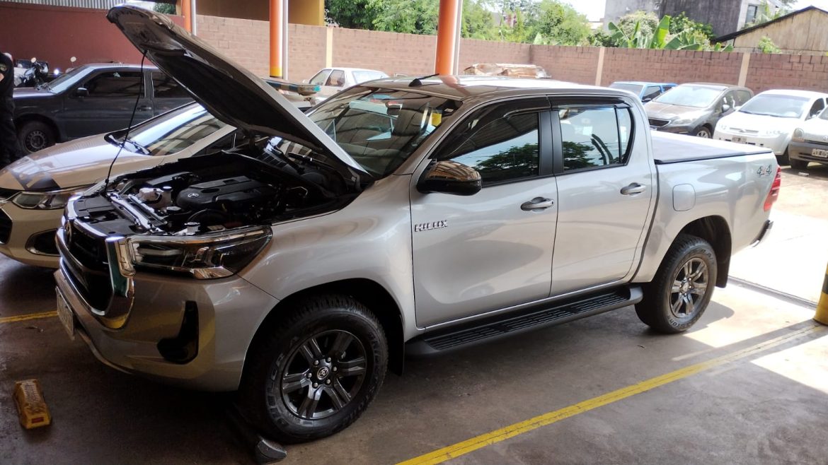 Pareja detenida por estafar en 33 mil dólares a una familia que compró una camioneta en Santa Rosa