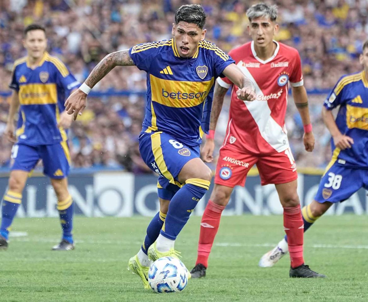 Boca debutó con un discreto empate ante Argentinos Juniors