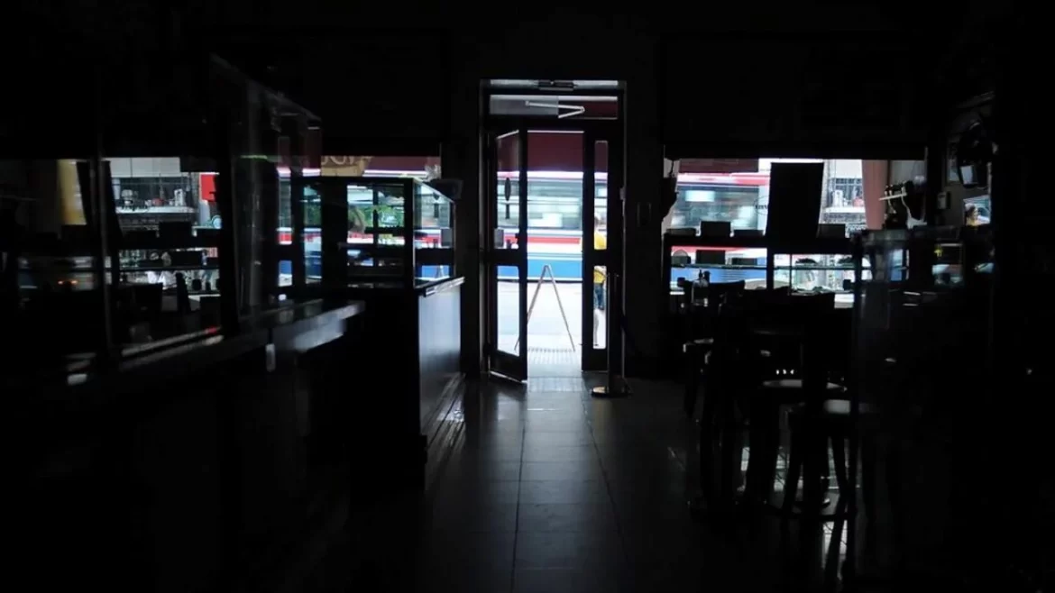 Cortes de luz en el AMBA: casi 65.000 usuarios sin suministro eléctrico