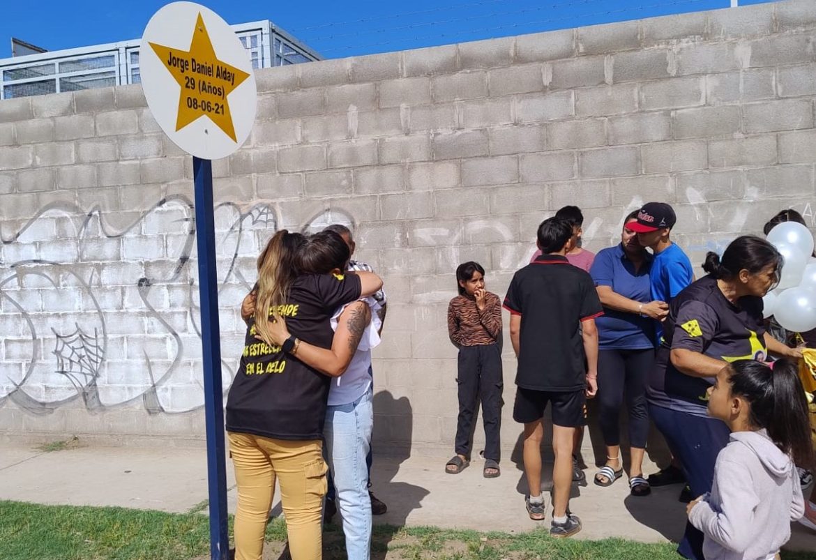 Colocaron en Santa Rosa dos nuevas estrellas amarillas