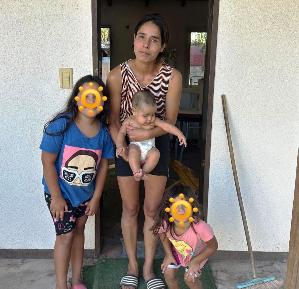 Madre con tres hijos tomó una vivienda en Toay