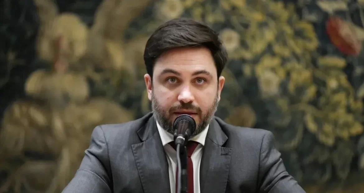 Marra respondió a su expulsión de LLA: “Viva la lealtad”