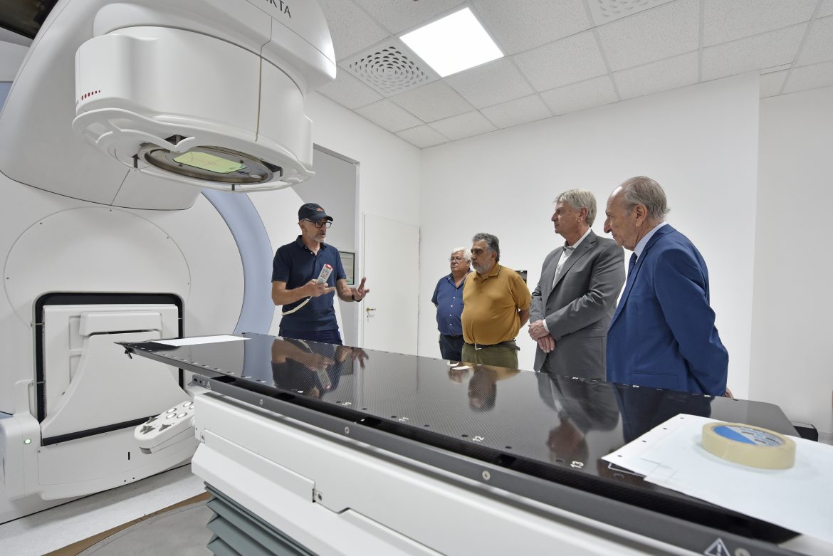 Se instalan equipos de última generación en el Centro Oncológico