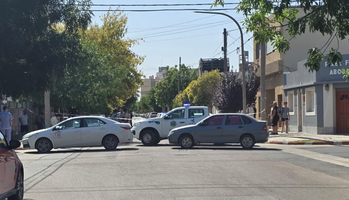 Se estaban tatuando y se pelearon: dos apuñalados en el centro de Santa Rosa