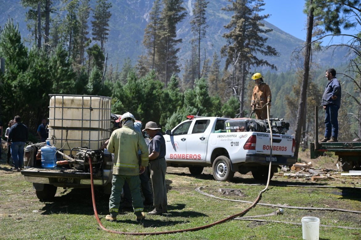 El Gobierno nacional jura que envía asistencia a las provincias para combatir los incendios forestales