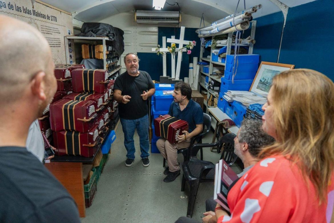 La intendenta Alonso avanza con la Universidad de Lanús para fabricar bandoneones en Pico