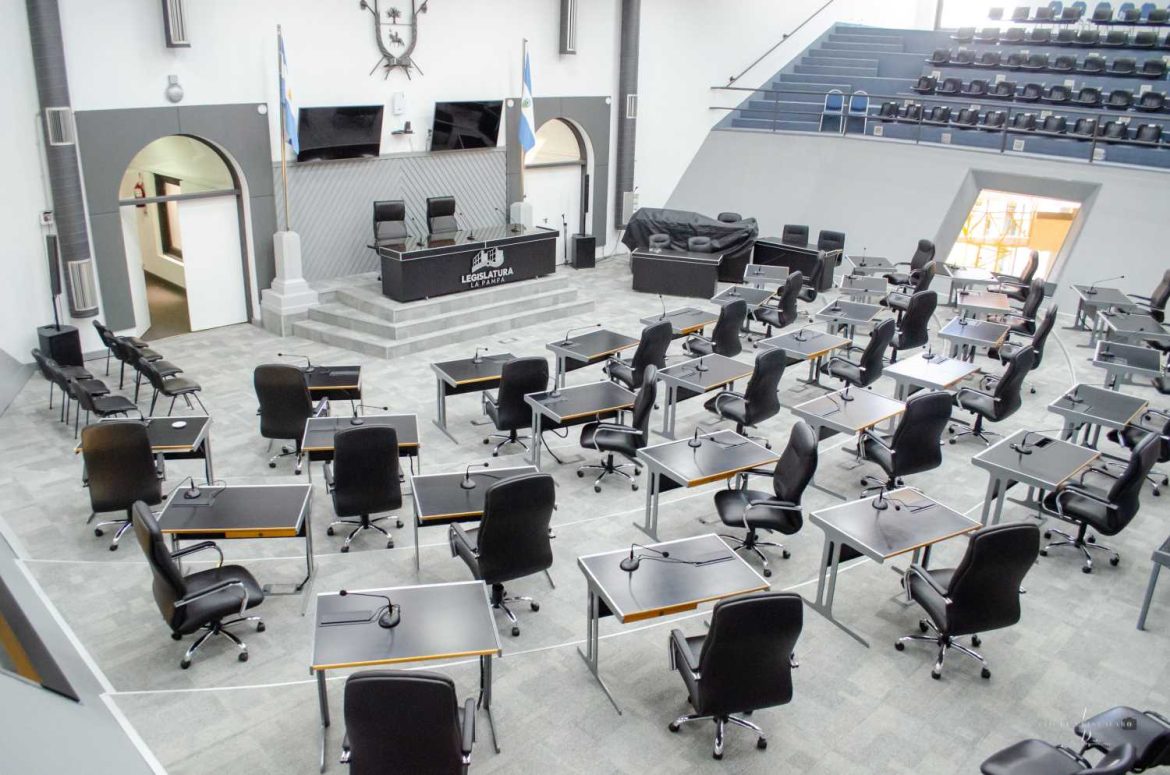 El Medanito: Pro con 15%, PJ con 20% y UCR avanzar con ley pero sin regalías hasta tener el data room