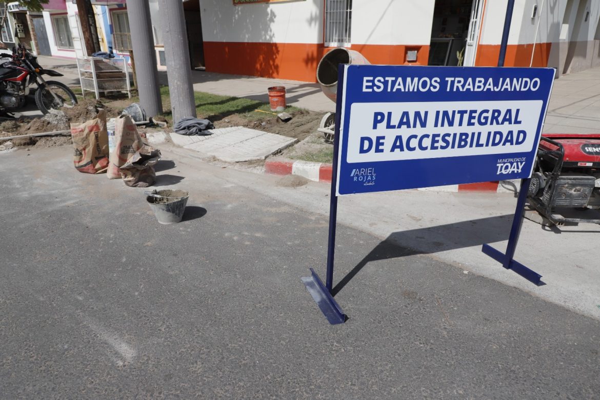 Construyen rampas para personas con discapacidad en Toay