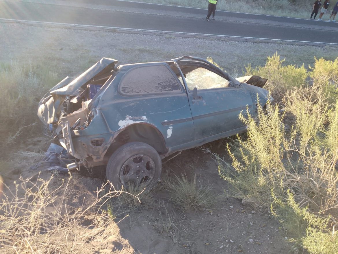 Murió un médico en un vuelco en cercanías de Algarrobo del Águila