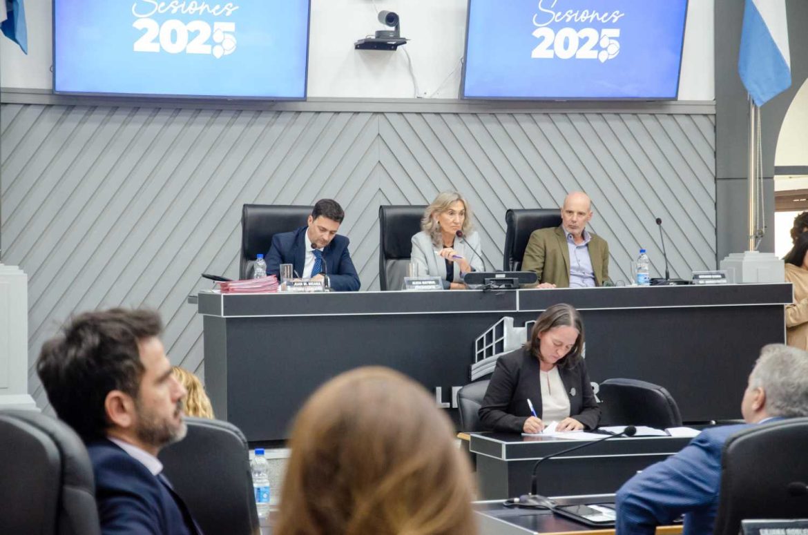 Se aprobó la recategorización automática de los empleados estatales