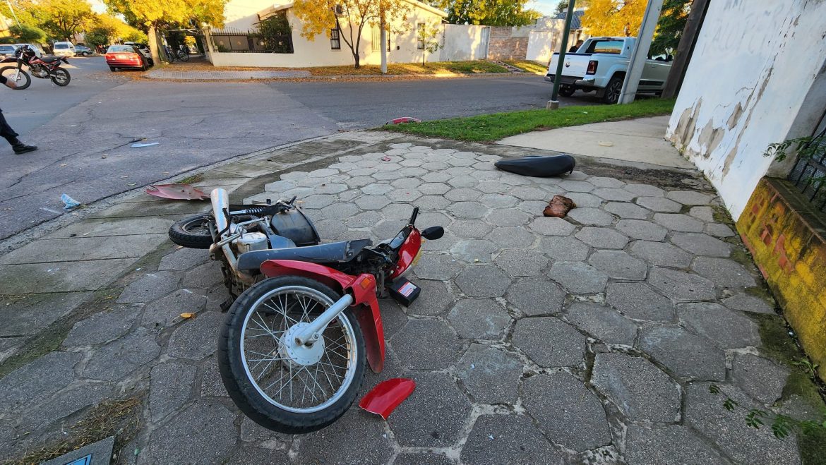 Falleció un motociclista que chocó con una camioneta en General Pico