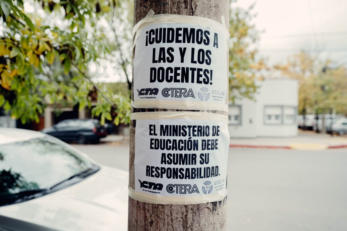 El TIP absolvió a la docente Ana Contreras, quien había sido multada por “maltrato psíquico” al hablar del genocidio israelí