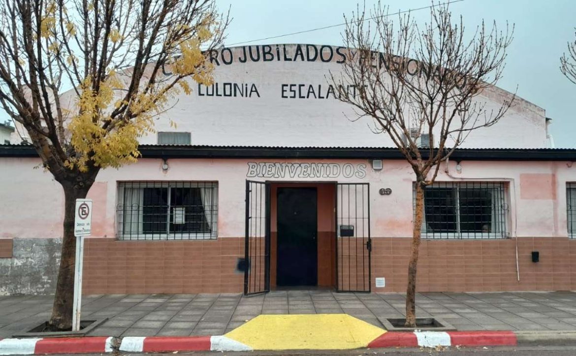 Quejas de vecinos en Colonia Escalante: “Por los bailes de los jubilados no podemos dormir”