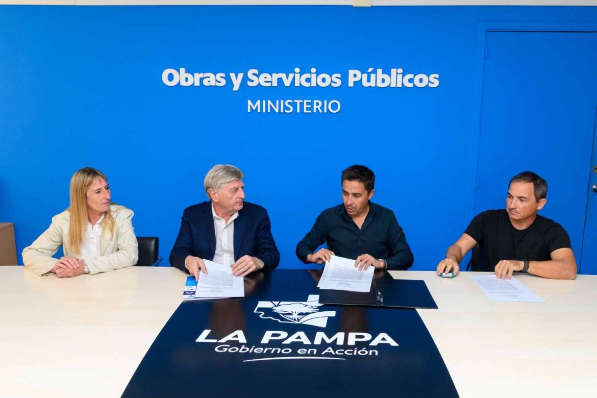 Ziliotto firmó el contrato para la refacción del colegio secundario de Colonia Barón