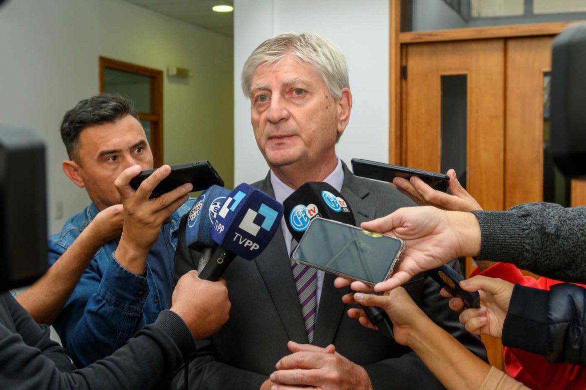 Ziliotto saludó a las y los docentes pampeanos en su día: “La educación nos une, nos forma y nos proyecta”