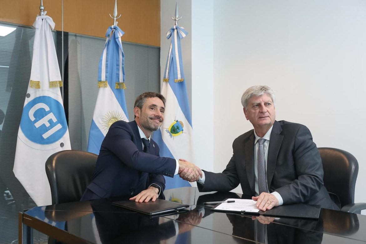 Ziliotto firmó convenios para Formación de Docentes y Agentes de la Administración Pública