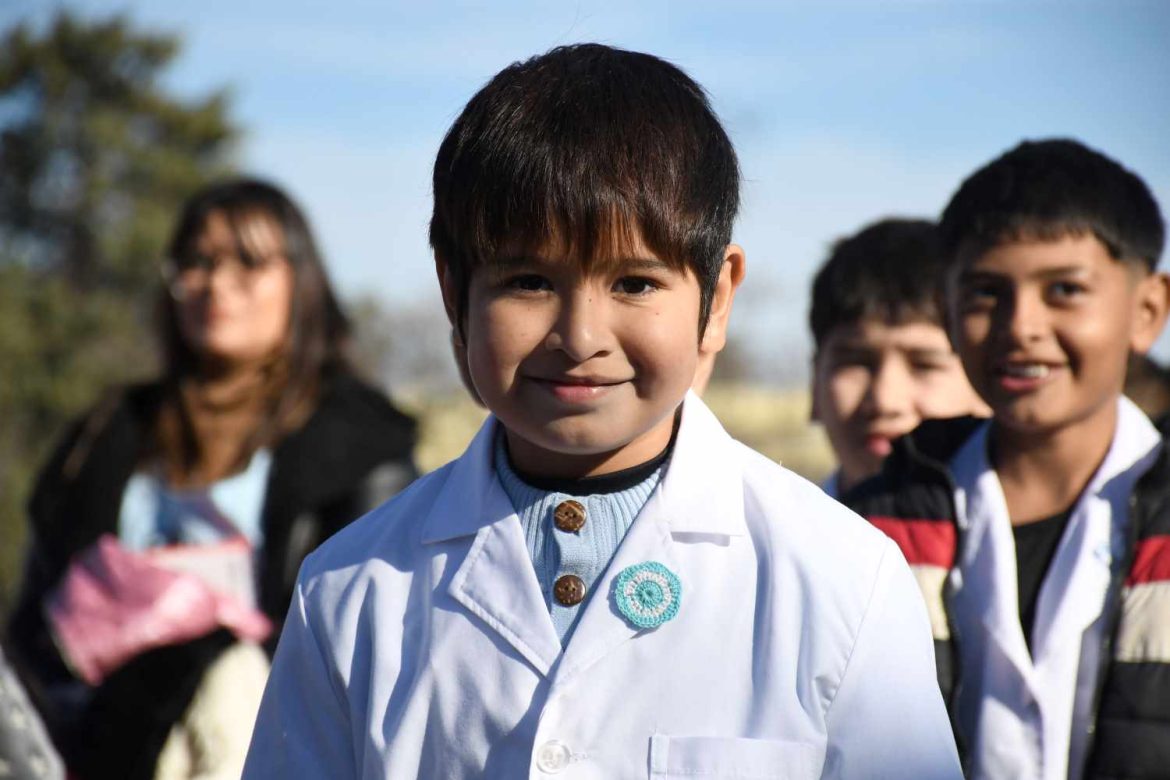 Estudiantes prometieron lealtad a la Bandera en Santa Rosa: “Rendirse jamás es una opción”