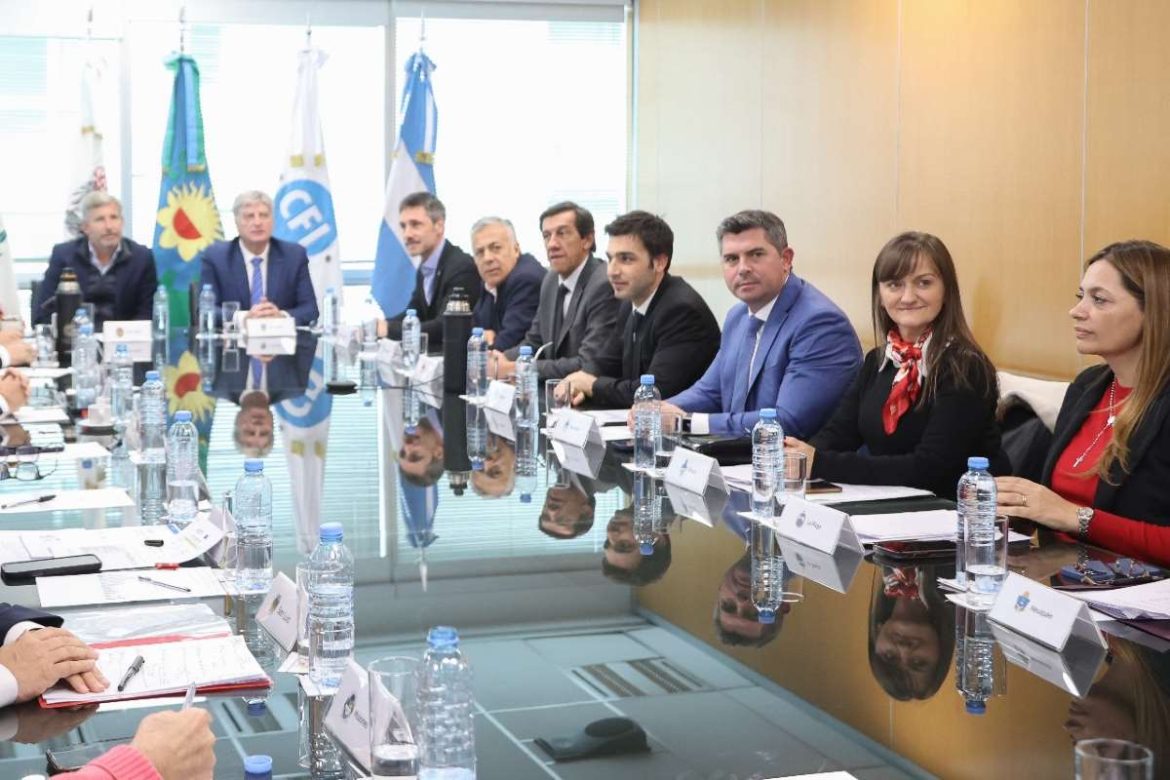 Impuesto a los combustibles: estiman pérdidas millonarias para las provincias y piden acelerar cambios