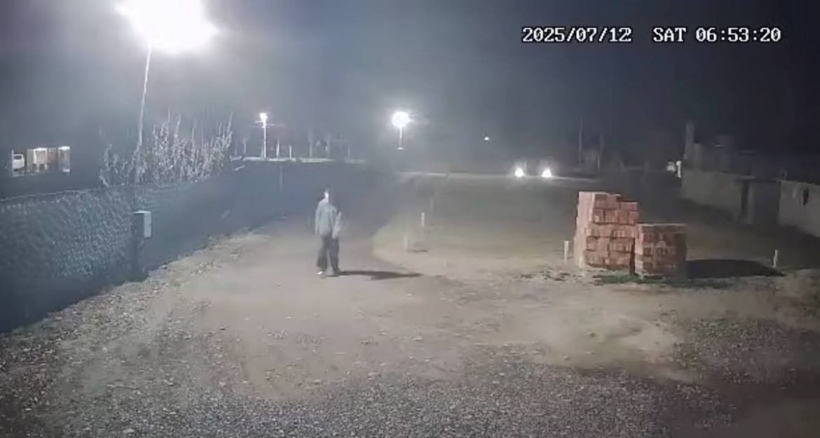 “El ceniciento de 25”: se metió a robar a una casa y perdió una de las zapatillas