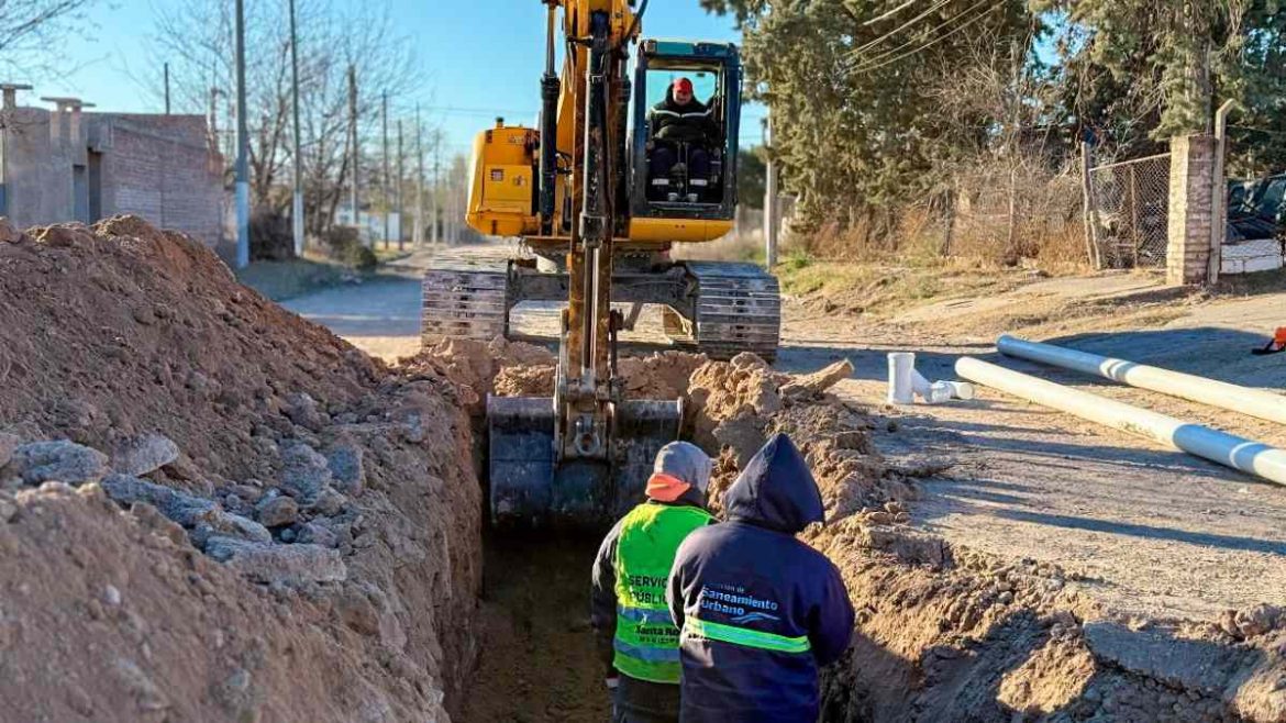 Obras en los barrios: la municipalidad de Santa Rosa amplía la red cloacal de Villa Germinal