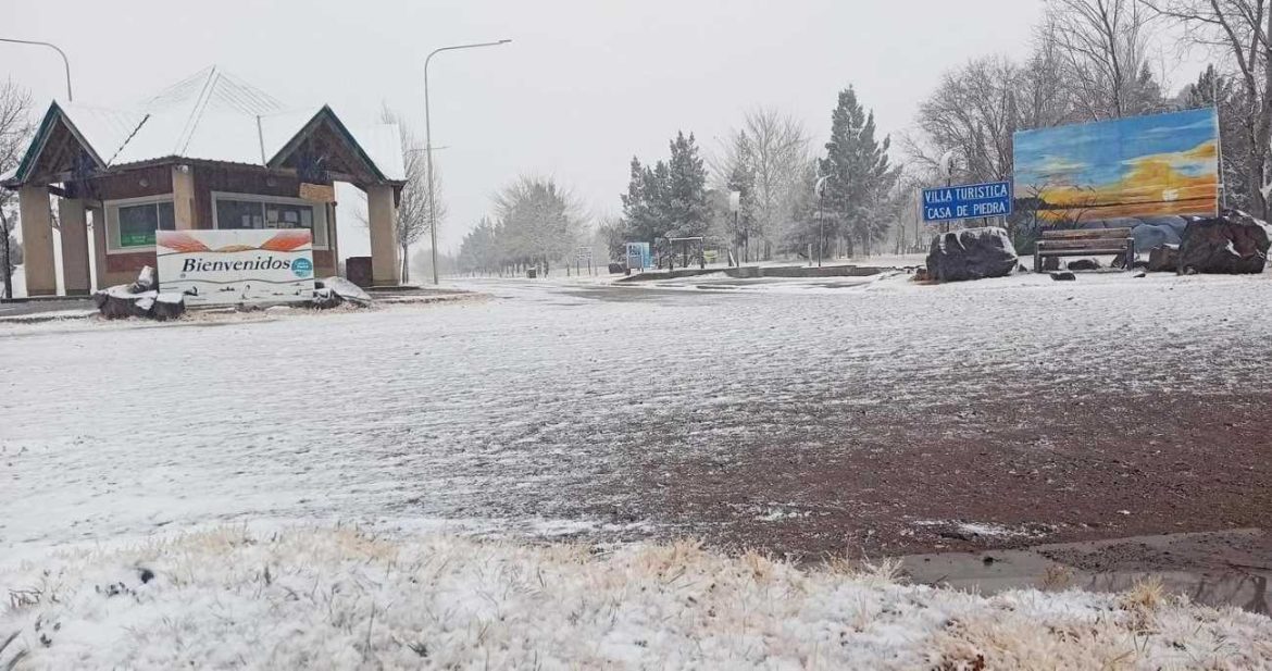 Nevó en 25, Puelches, Casa de Piedra y otras localidades del oeste