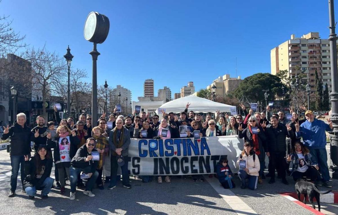 Jornada en Santa Rosa por “Cristina libre”