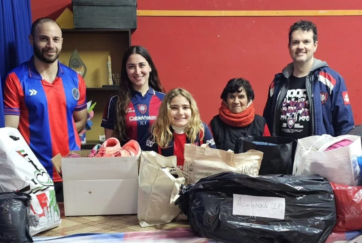 La agrupación “Cuervos de La Pampa” donó ropas en el barrio Villa Parque de Santa Rosa