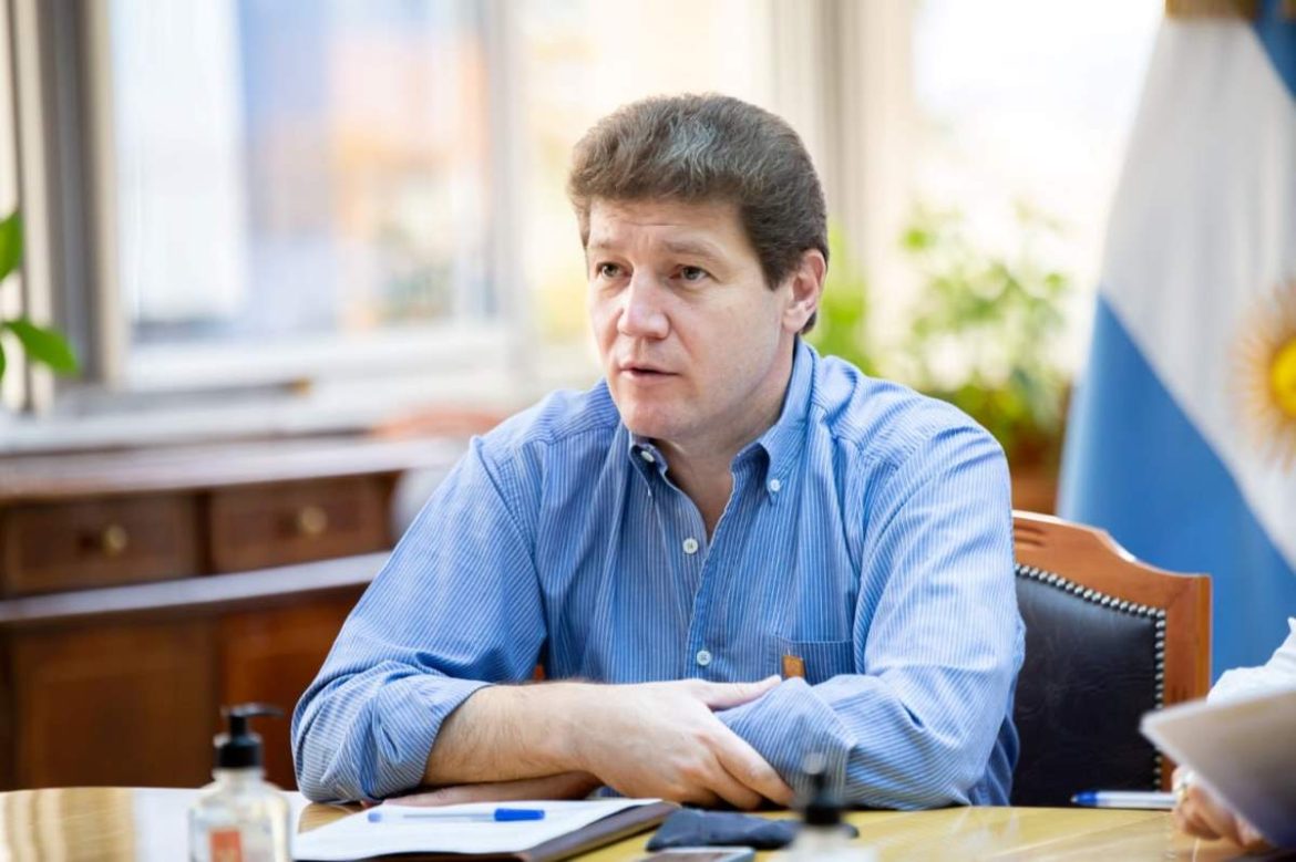 Gustavo Melella acusó a Javier Milei de repartir fondos “a los amigos”