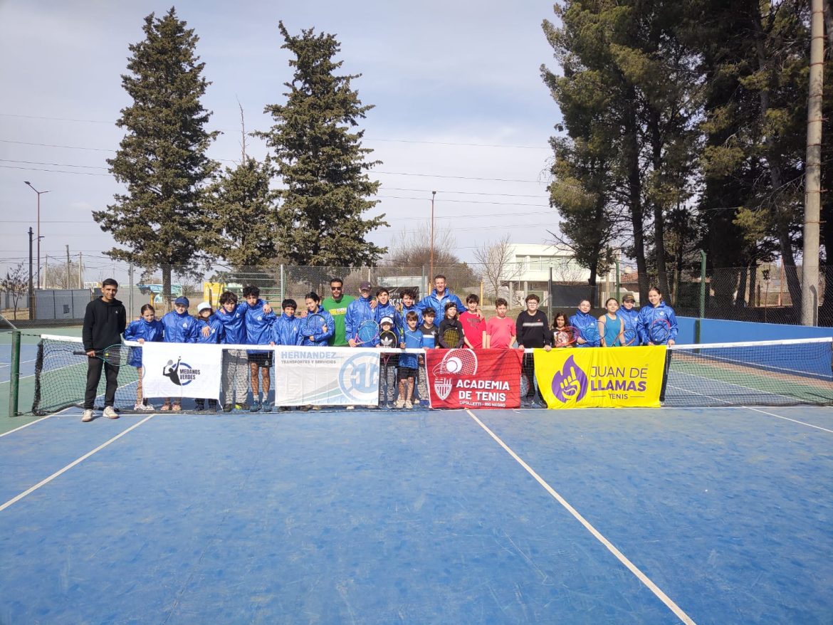 Encuentro de tenis Mini Week en Santa Rosa