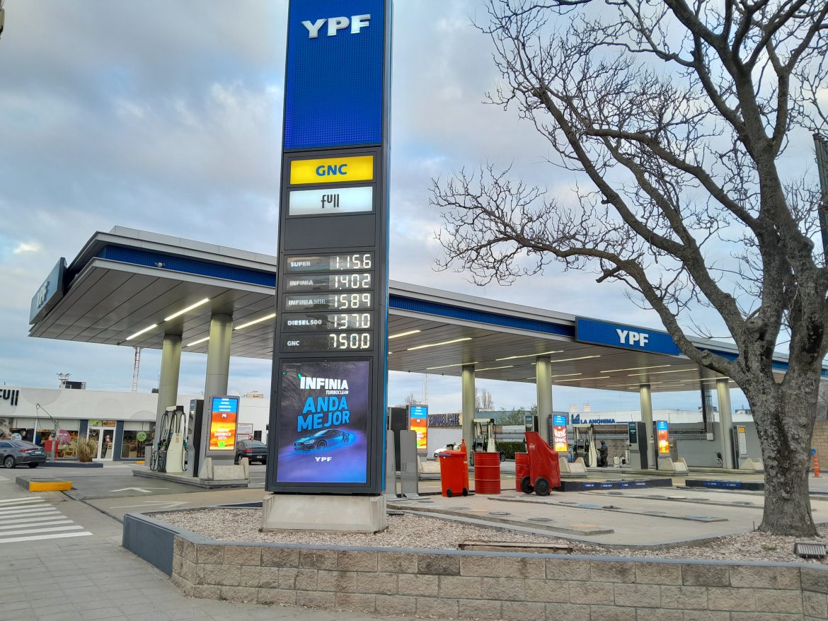 YPF aplicó otra micro suba a sus combustibles y los precios varían según las estaciones de servicio de Santa Rosa