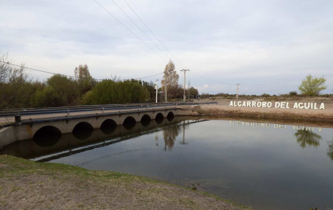 Las aguas del Atuel pasan por Algarrobo del Águila y anima la región ribereña