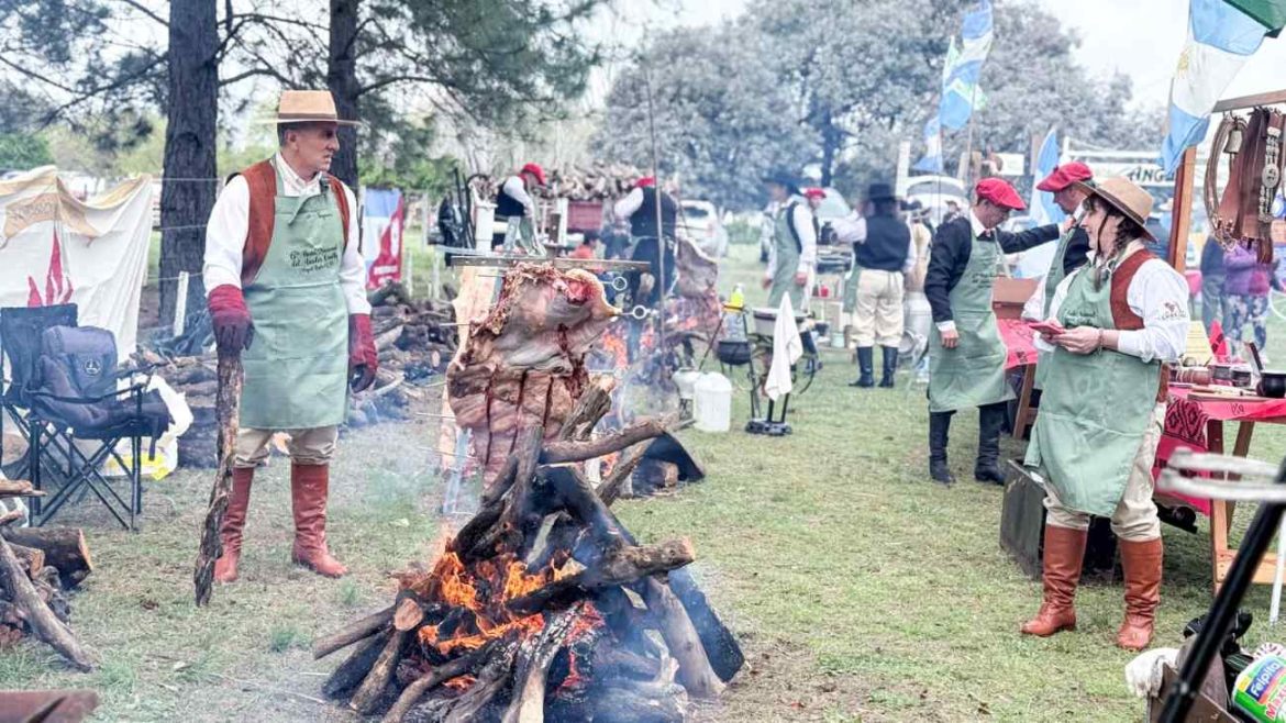 Tradición en Miguel Riglos: una multitud en la Fiesta Nacional del Asador Criollo