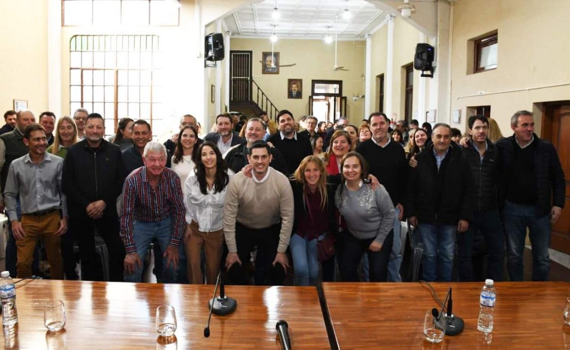 Arrancó la “Guidugleta”: el frente radical se entusiasma frente al golpazo de Milei