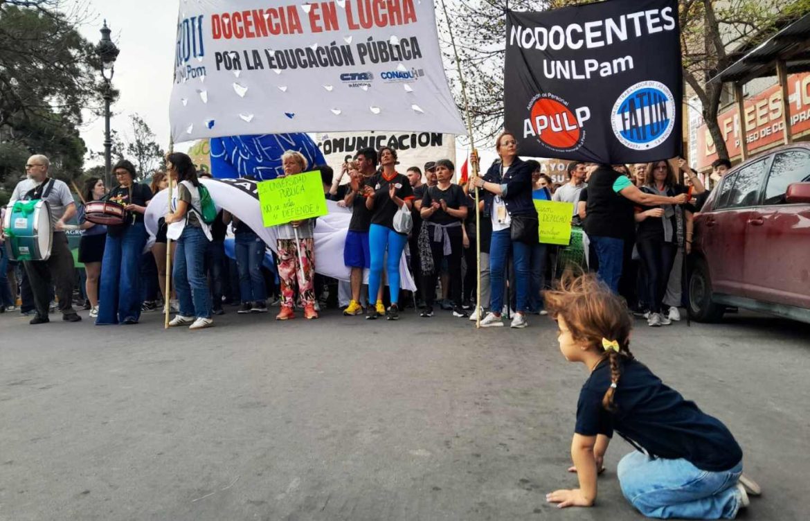 Marcha Federal Universitaria: manifestaciones en Santa Rosa y Pico