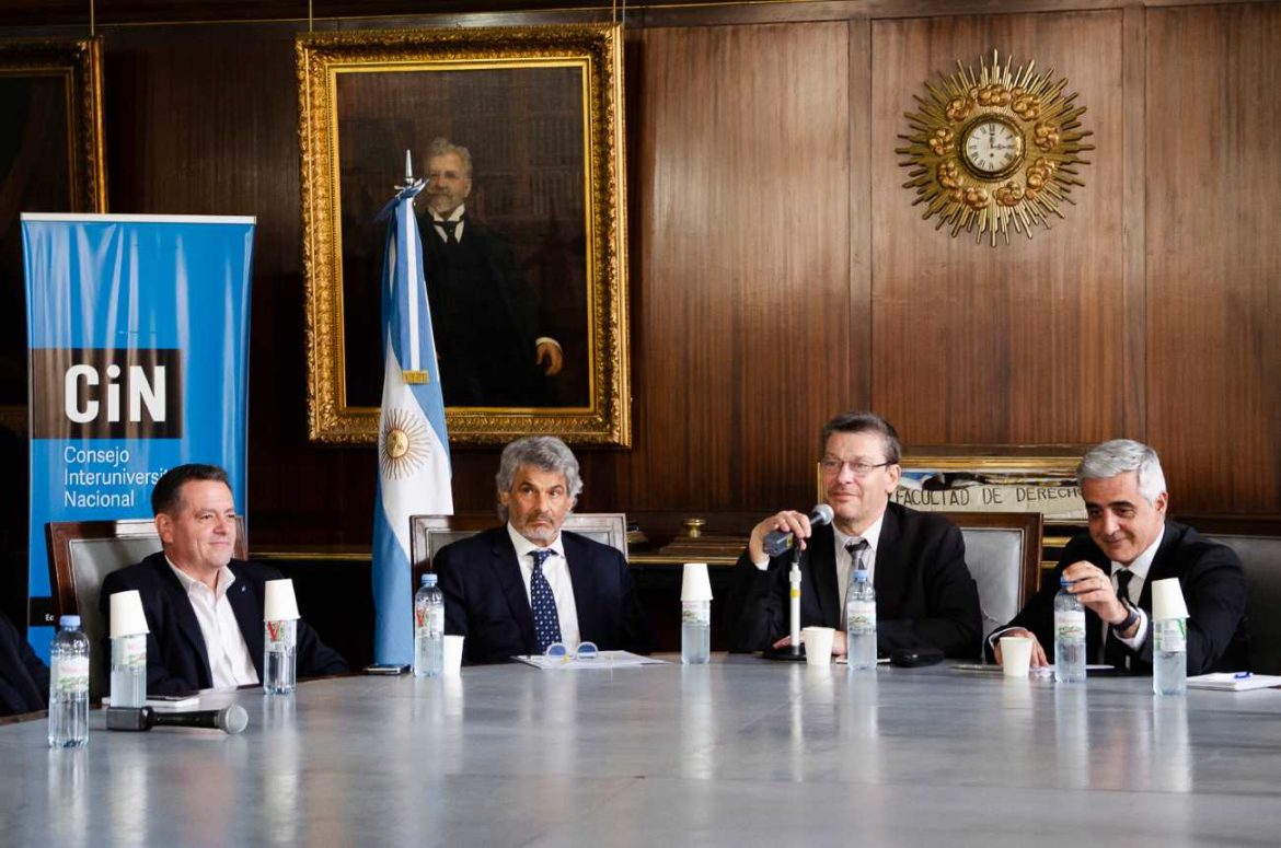 Las universidades acordaron recurrir a la Justicia para que Milei aplique la ley de financiamiento