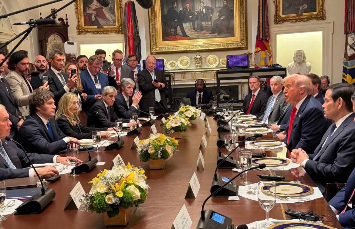 Trump avisó que solo habrá rescate si triunfa LLA: “Si pierde, no seremos generosos”