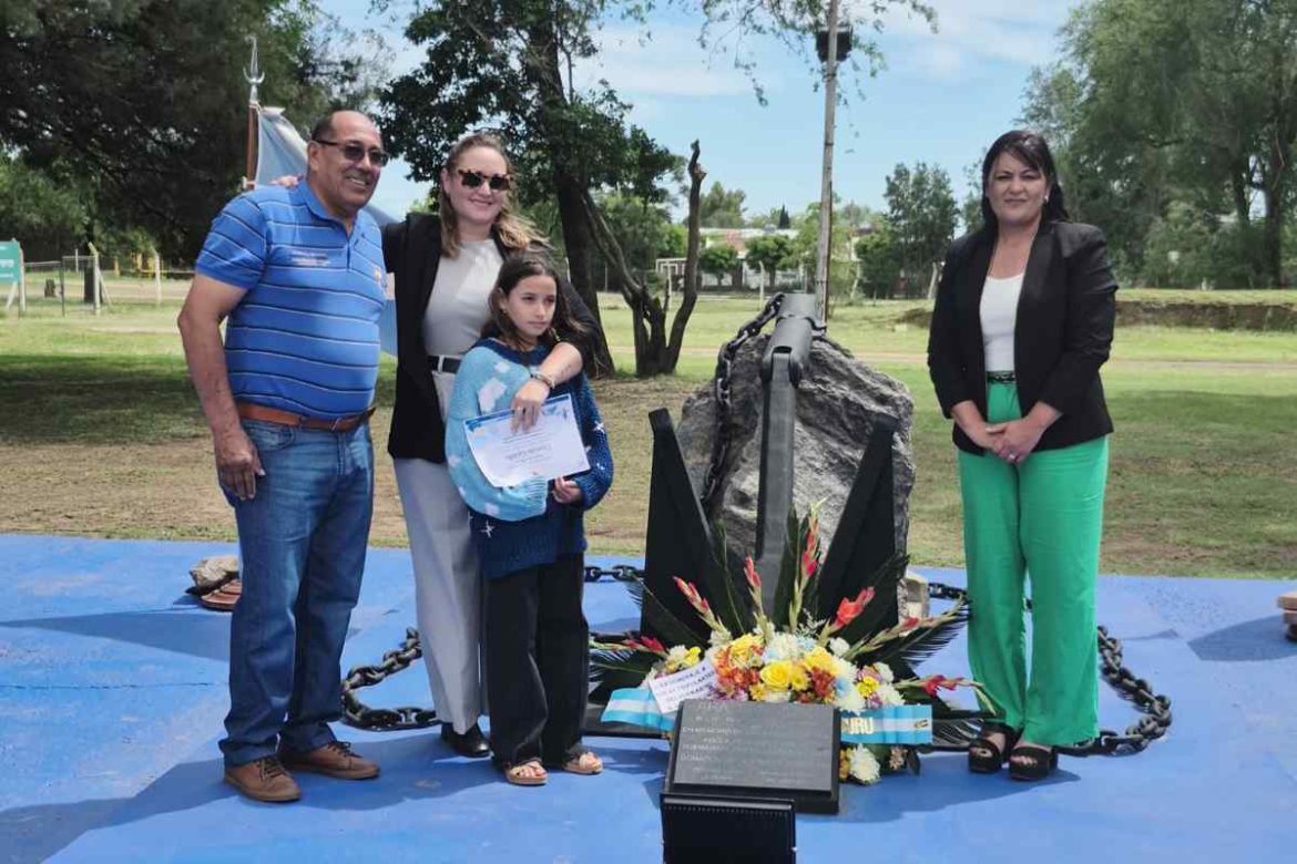 Con la presencia de familiares, Uriburu inauguró un monumento a los 44 tripulantes del ARA San Juan