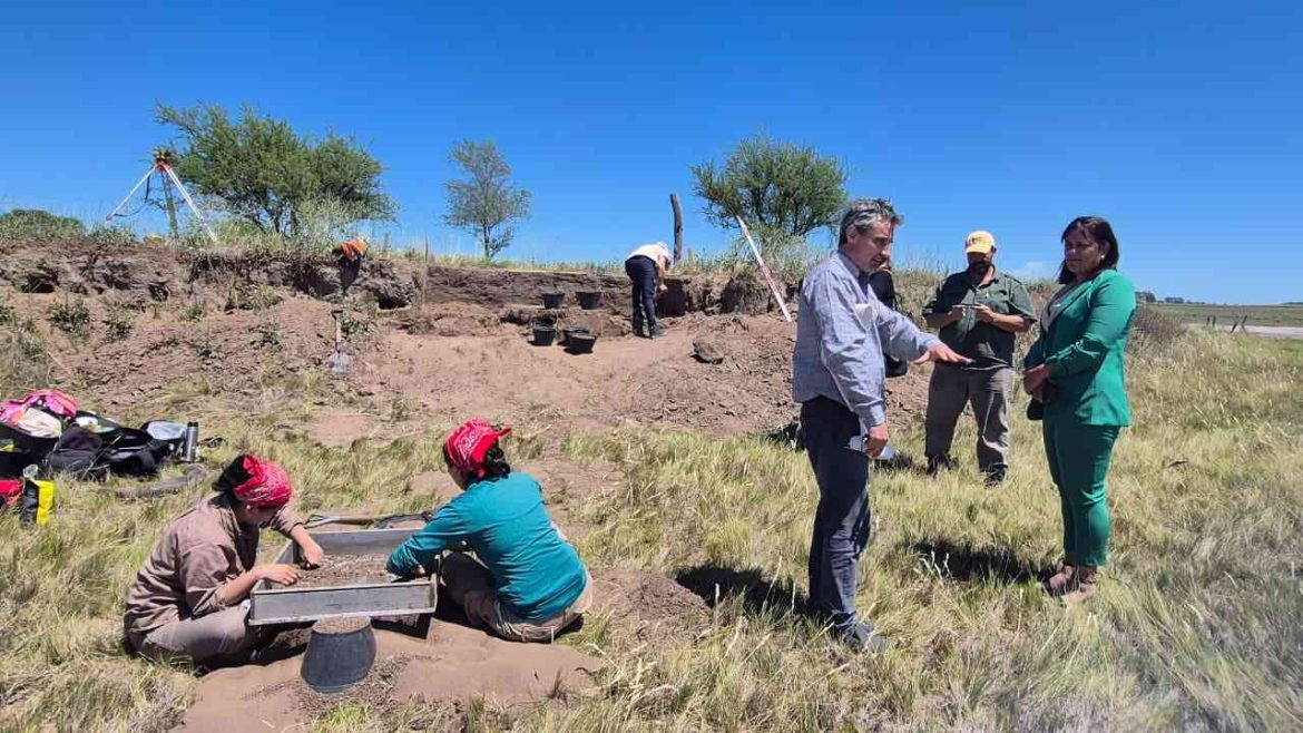 Arqueólogos hallan evidencia de humanos que habitaban la laguna de Uriburu hace 12 mil años