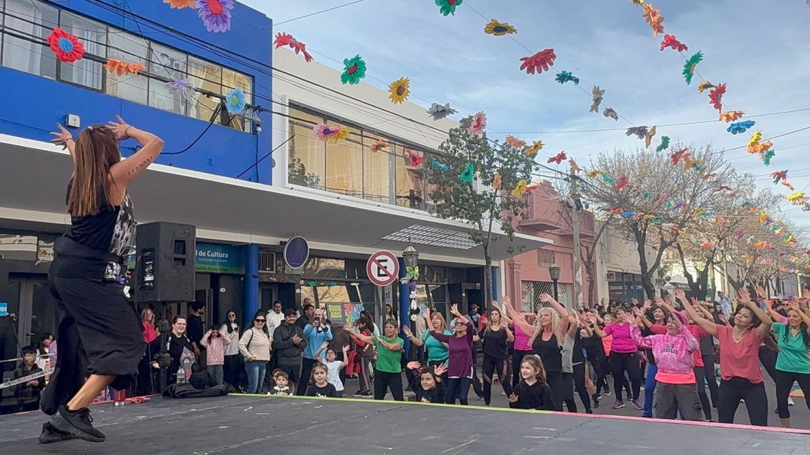 Workshop de salsa y bachata en el Estadio Municipal de Santa Rosa