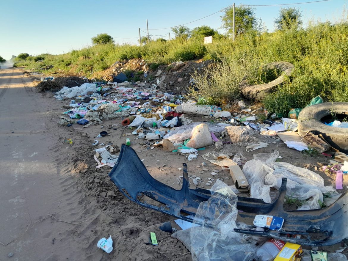 Vecinos de Nueva Vista reclaman por minibasurales y reiteran pedido de contenedores al municipio