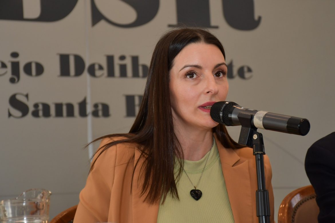 ¿Enojo de Montes de Oca por el freno a Clarín?: la audiencia pública por los loteos de Santa Rosa Rugby, en el freezer