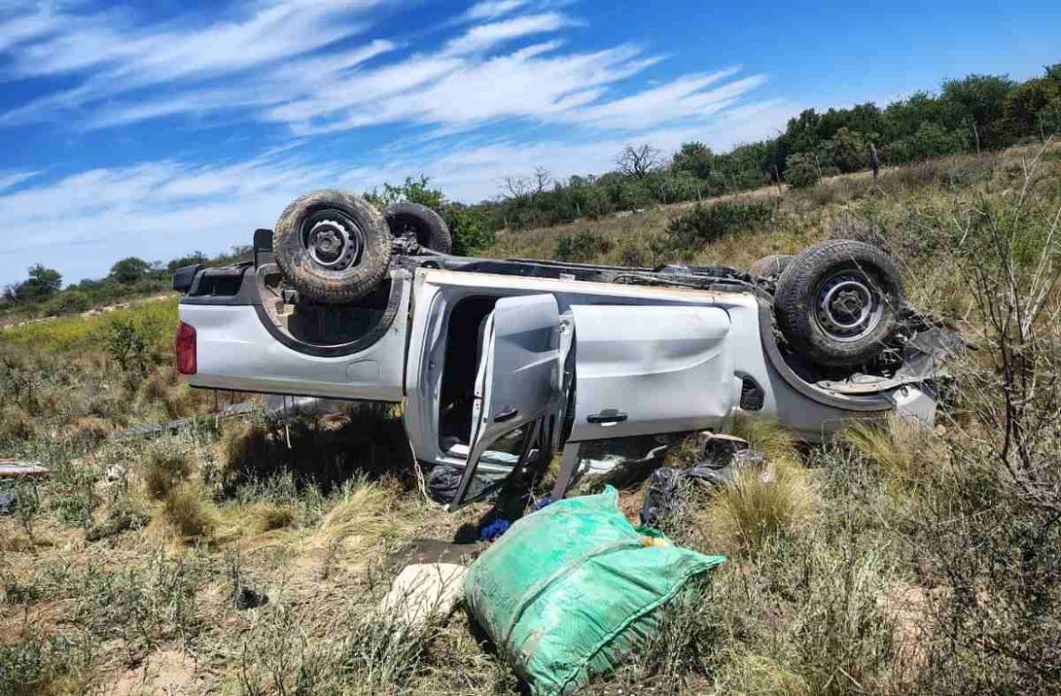 Volcó una camioneta en la ruta provincial 13