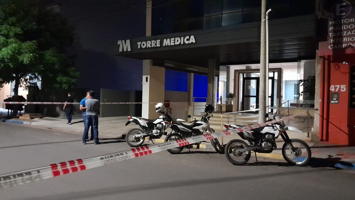 Un trabajador de la Torre Médica murió al caer desde el séptimo piso