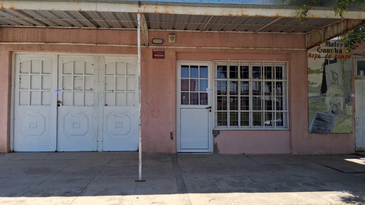 Botulismo: allanaron la casa en Toay donde se habrían elaborado los escabeches