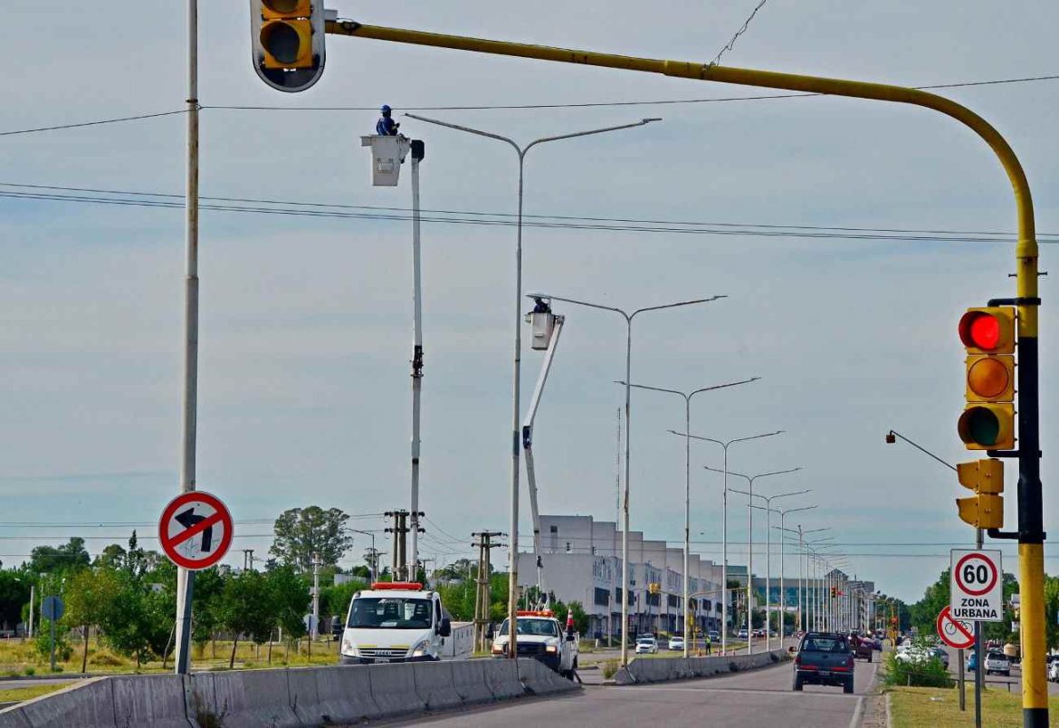 La CPE cambia 400 luminarias por tecnología led en la circunvalación y el acceso de ruta 5