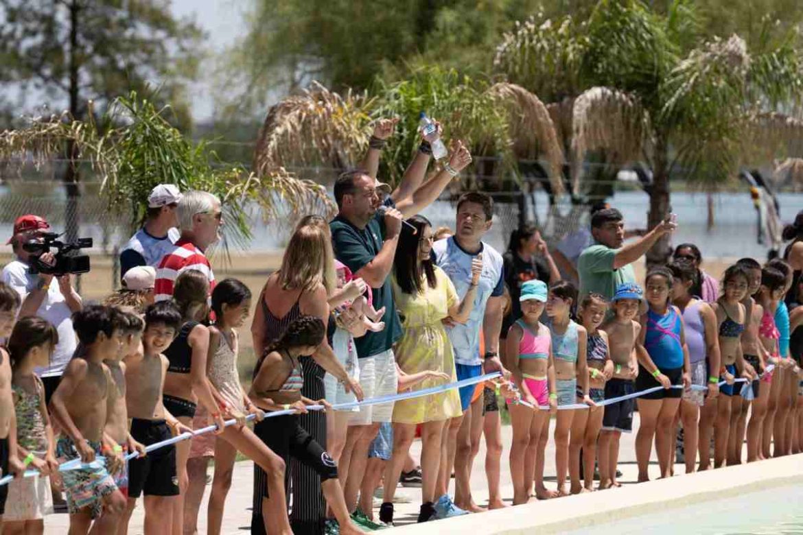 El intendente Di Nápoli reinauguró la pileta del Parque Don Tomás