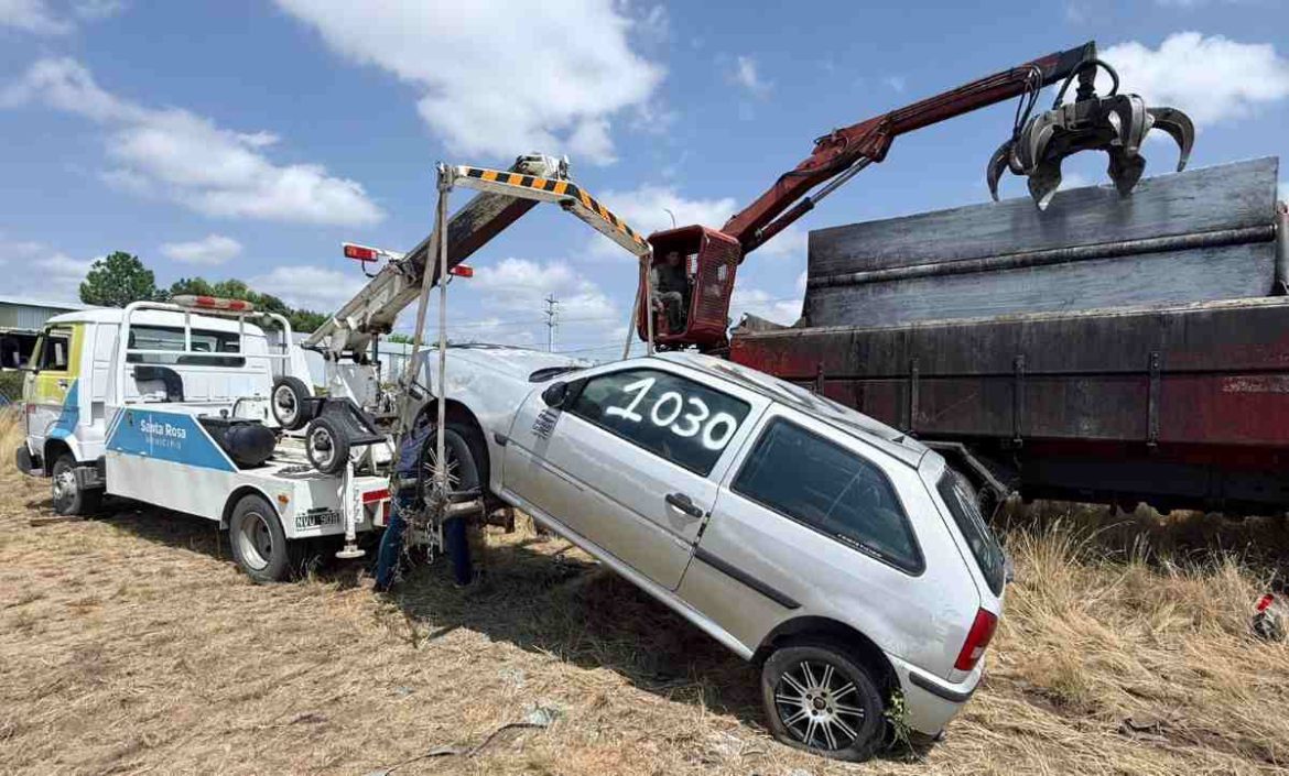 Santa Rosa: el municipio compacta 605 vehículos retenidos, abandonados y decomisados en causas judiciales